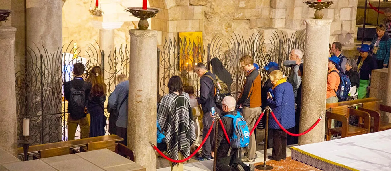 Basílica da Anunciação em Nazaré, Israel – onde o anjo anunciou o nascimento de Jesus Basílica da Anunciação em Nazaré, Israel, construída no local onde, segundo a tradição cristã, o anjo Gabriel anunciou a Maria que ela daria à luz Jesus